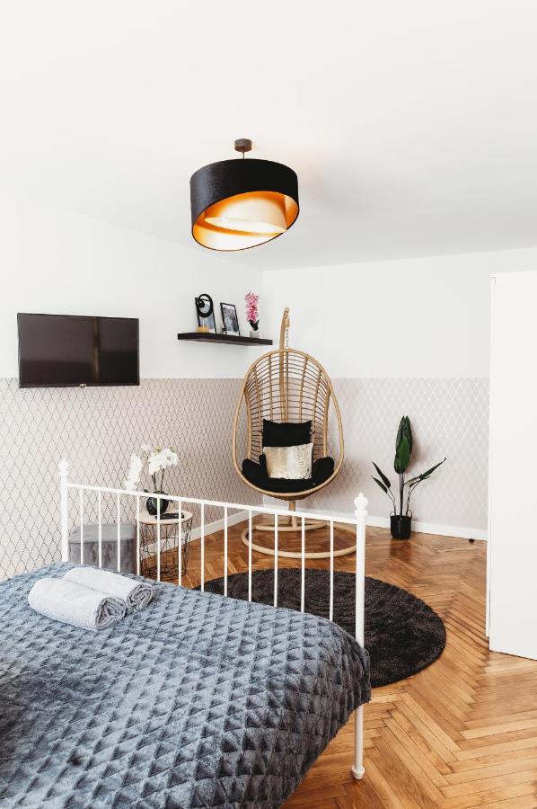 Clicktheflat Jasna Palace Of Culture Apart Rooms Варшава Екстериор снимка